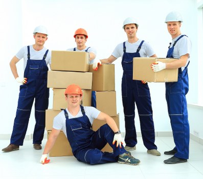 Affordable man with van in Millhill for home and office moves