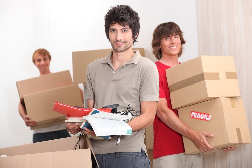 Risk assessment and safe loading procedures during a move